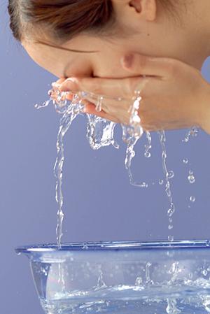 心斎橋で人気の美容皮膚科！肌トラブルから美肌への一歩をサポート