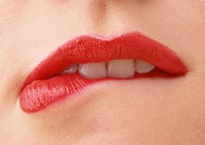 心斎橋で二重の施術受けられる病院